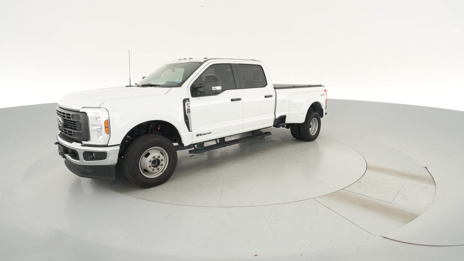 2025 Ford F350 Super Duty Crew Cab vehicle photo