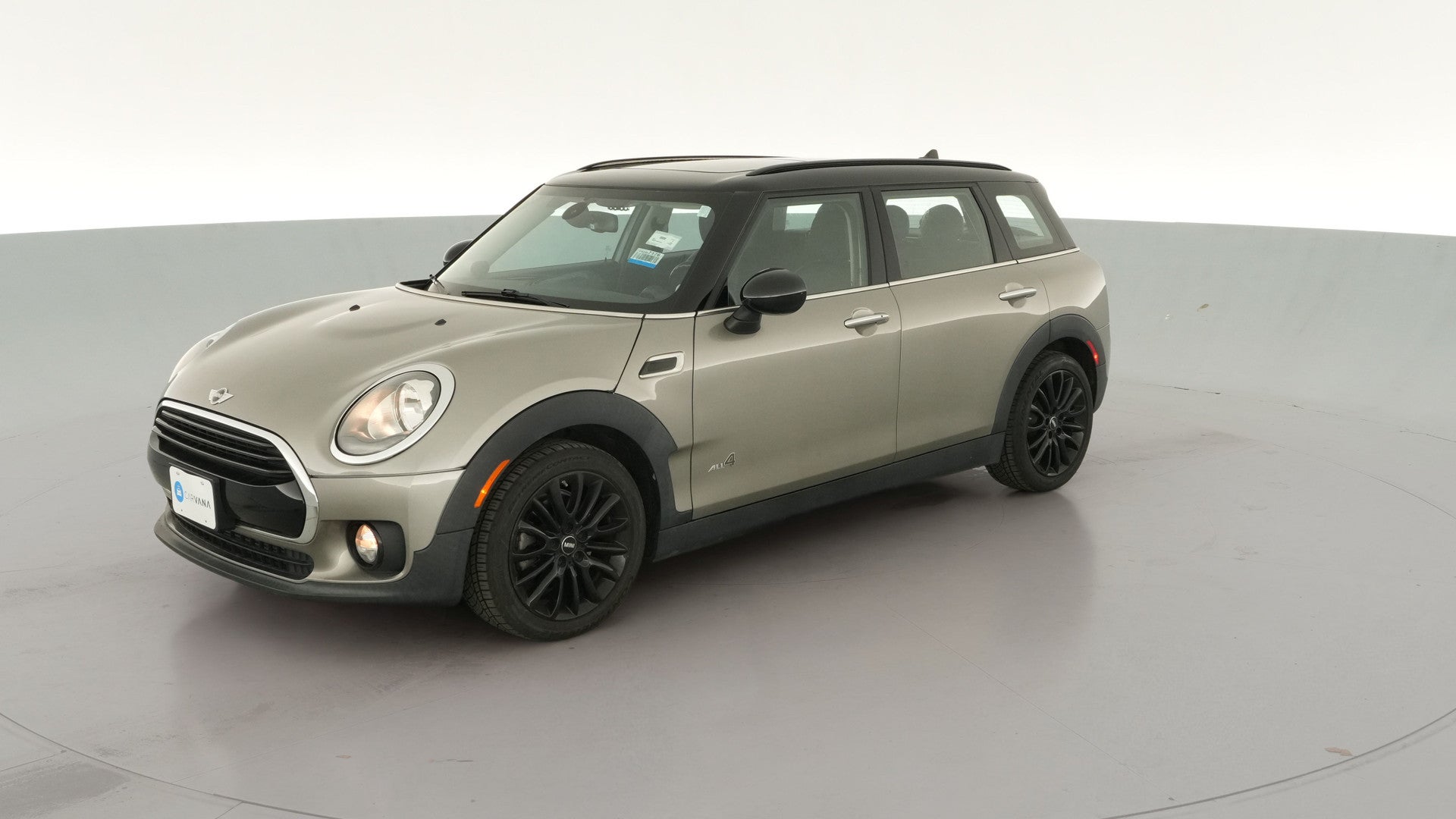 2017 MINI Clubman vehicle photo