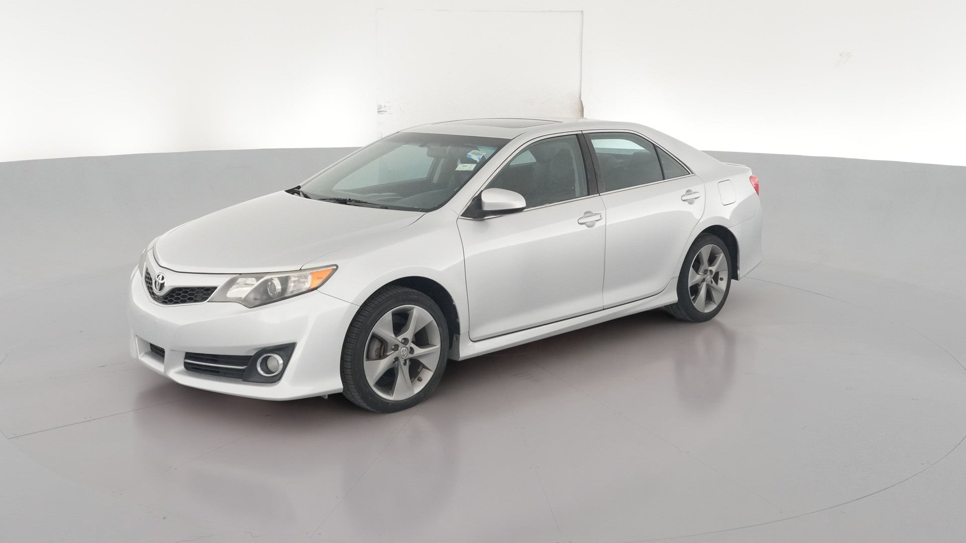 2014 Toyota Camry vehicle photo