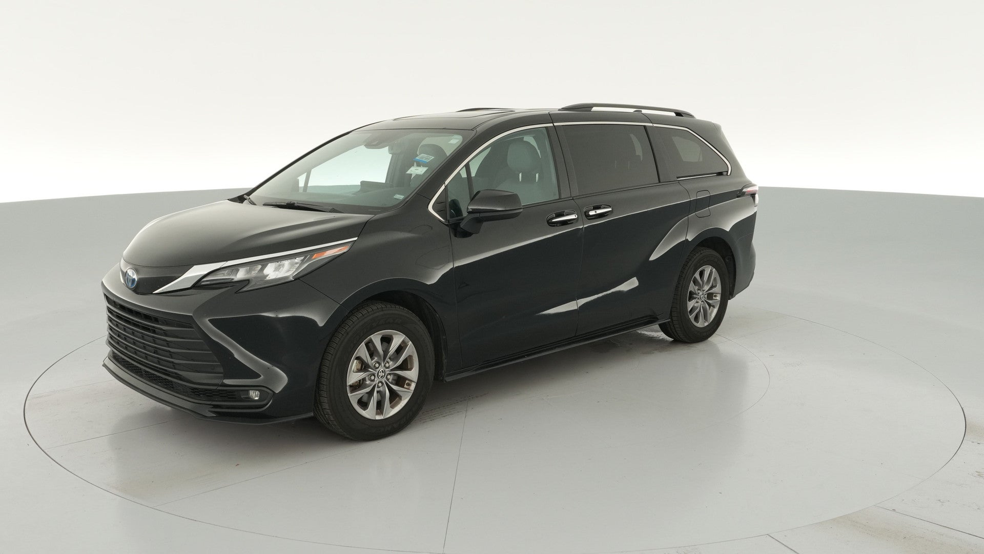 2025 Toyota Sienna vehicle photo