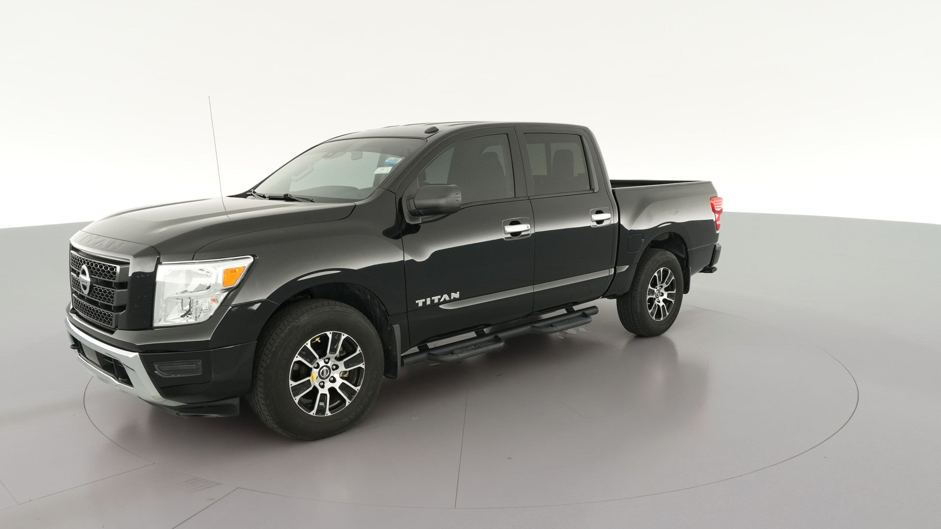2021 Nissan Titan Crew Cab vehicle photo