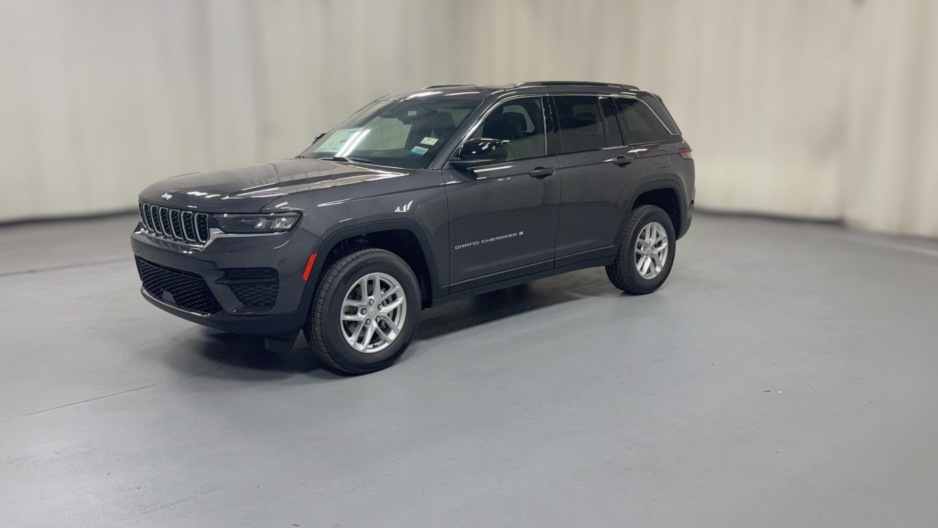 2026 Jeep Grand Cherokee vehicle photo