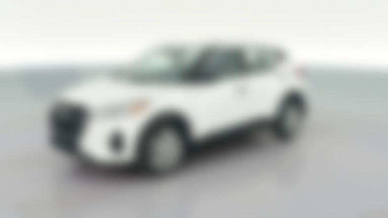 2025 Nissan Kicks Play vehicle photo