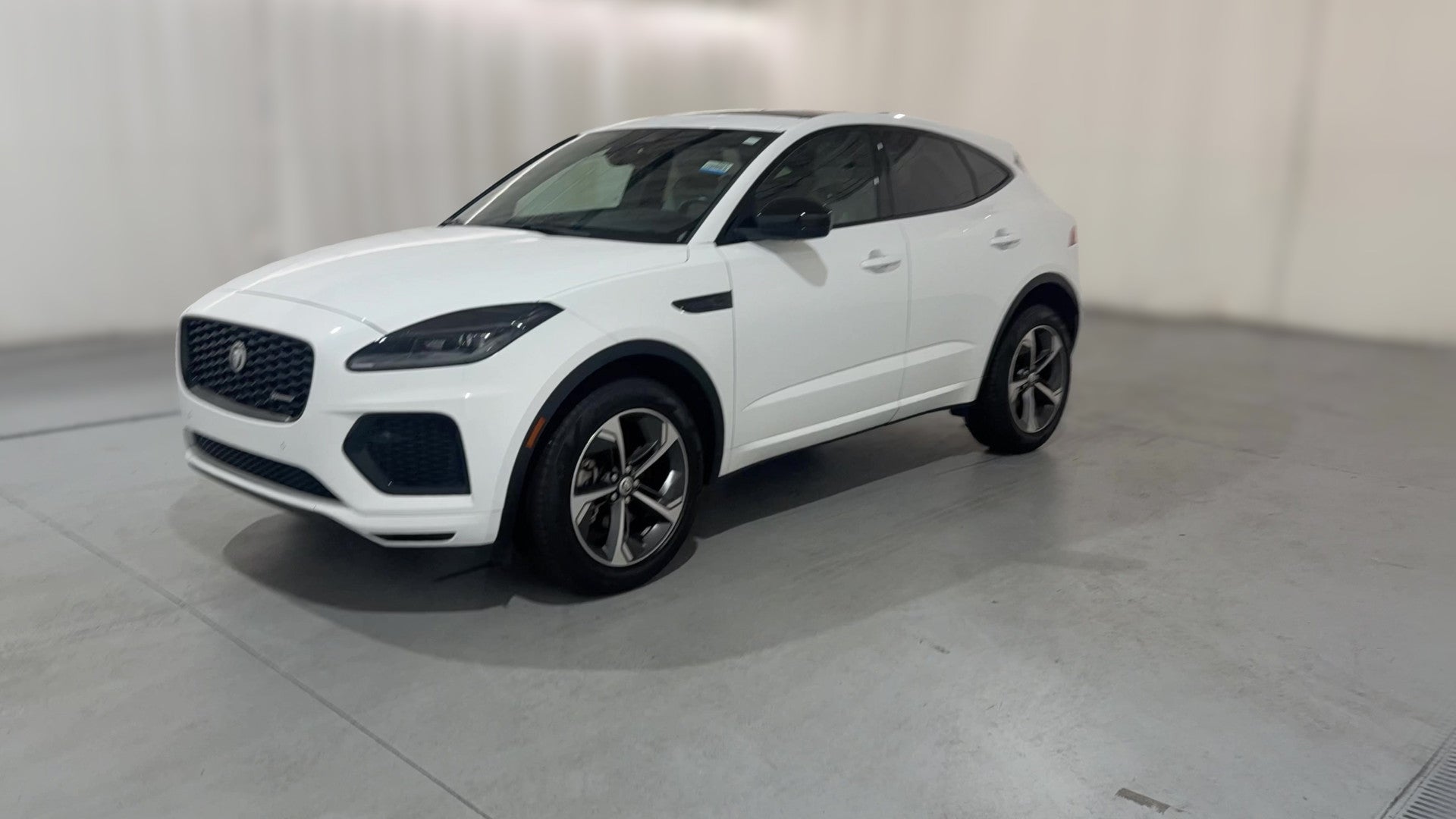 2024 Jaguar E-PACE vehicle photo