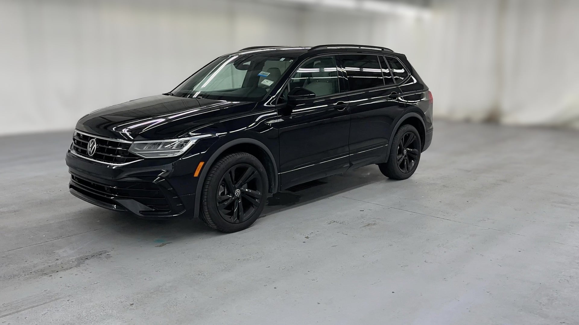2023 Volkswagen Tiguan vehicle photo
