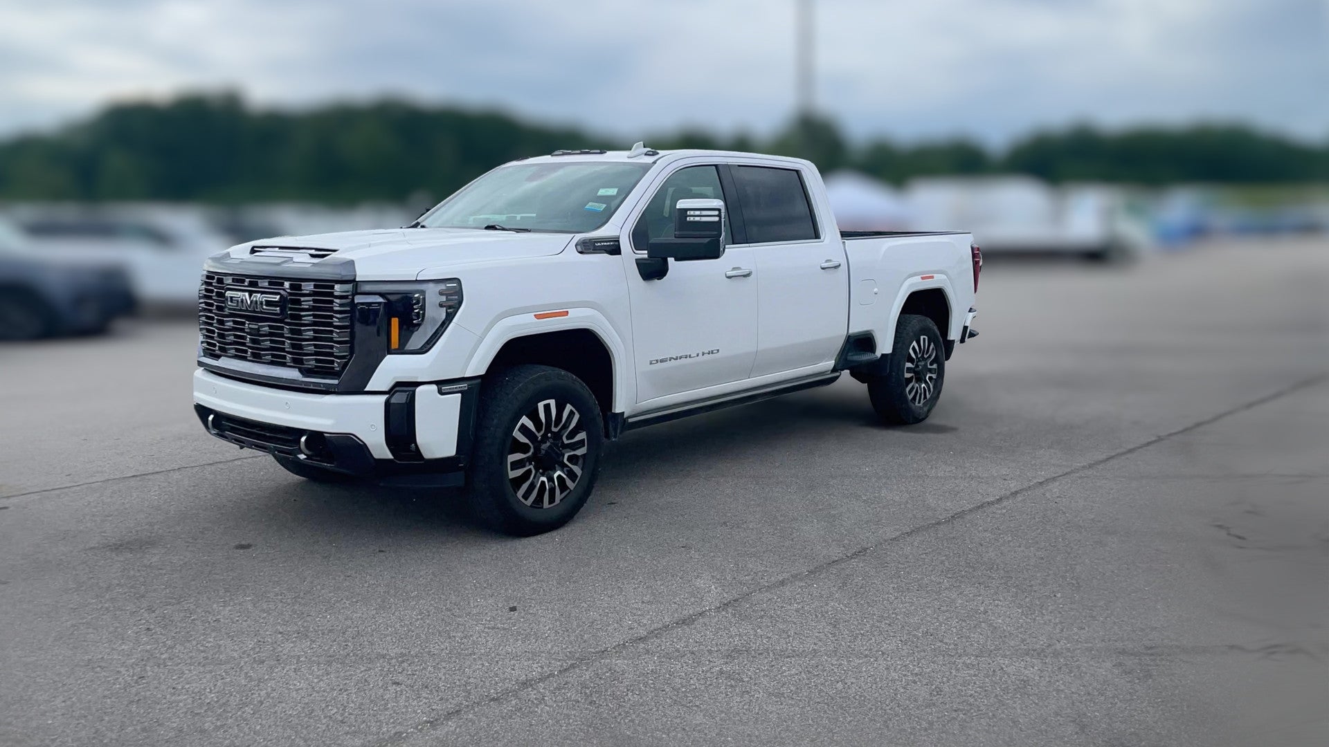 2024 GMC Sierra 2500 HD Crew Cab vehicle photo
