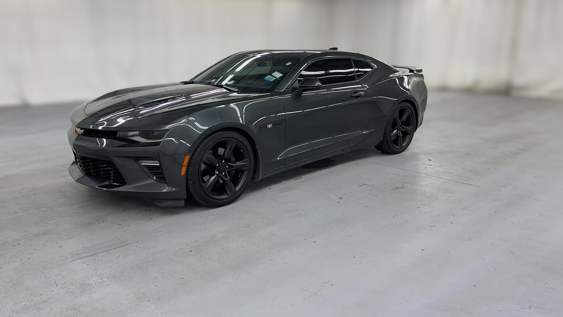 2018 Chevrolet Camaro vehicle photo