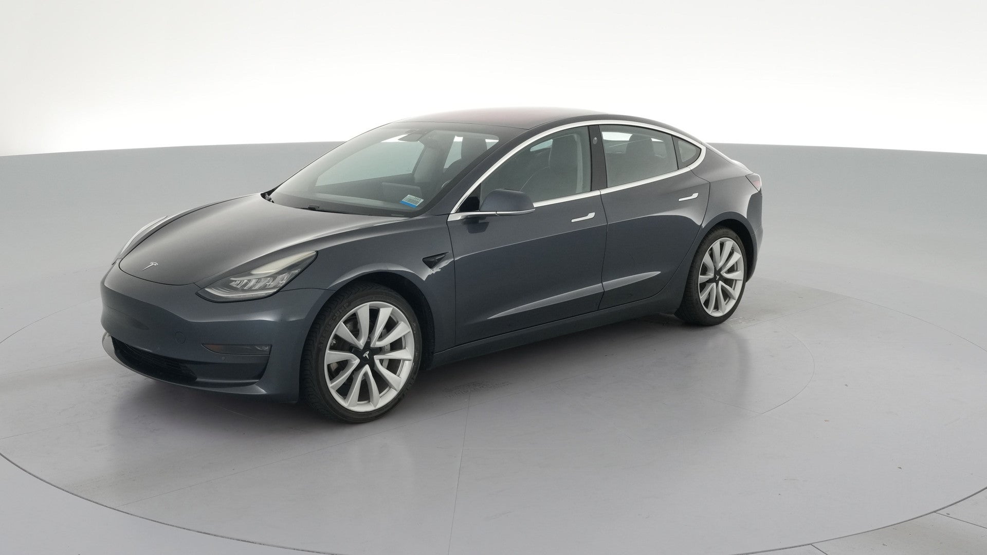 2018 Tesla Model 3 vehicle photo