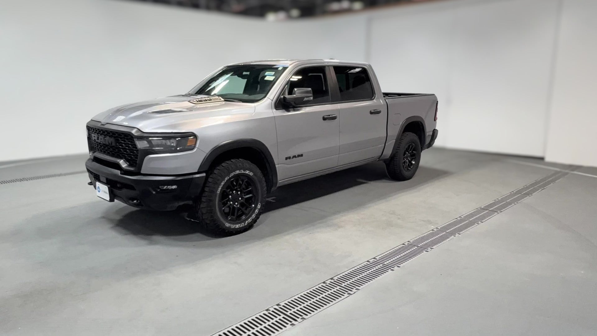2025 Ram 1500 Crew Cab vehicle photo