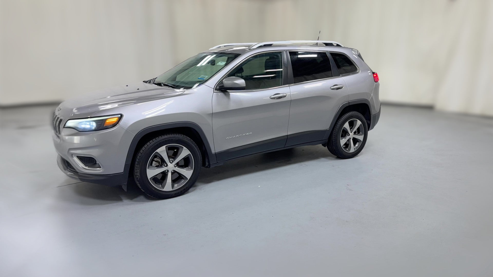 2019 Jeep Cherokee vehicle photo