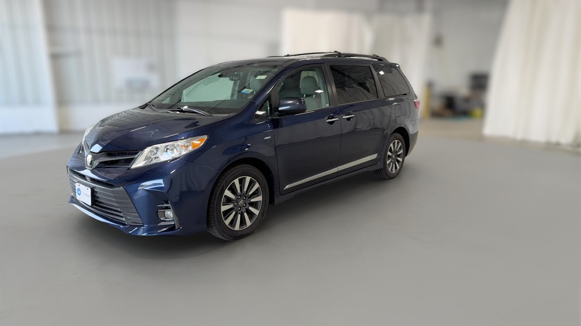 2019 Toyota Sienna vehicle photo