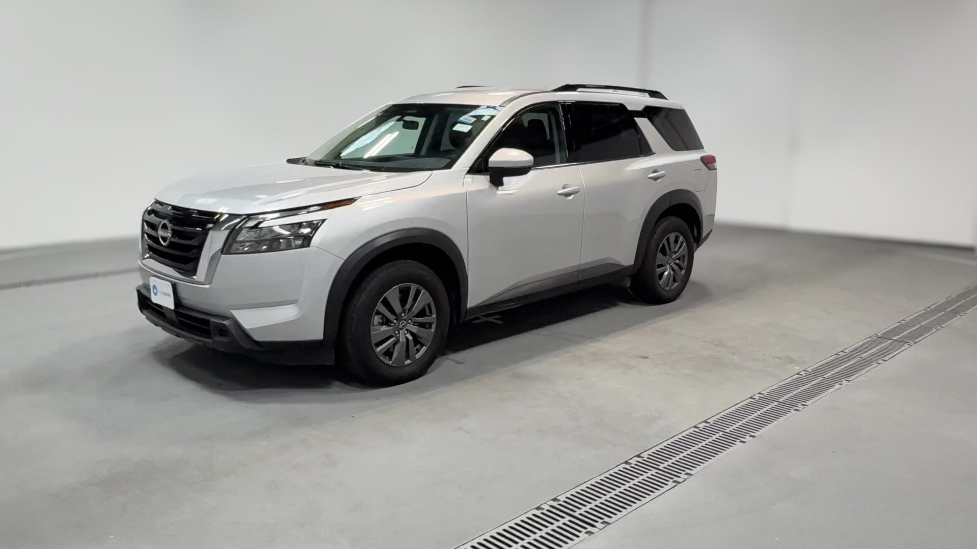 2025 Nissan Pathfinder vehicle photo