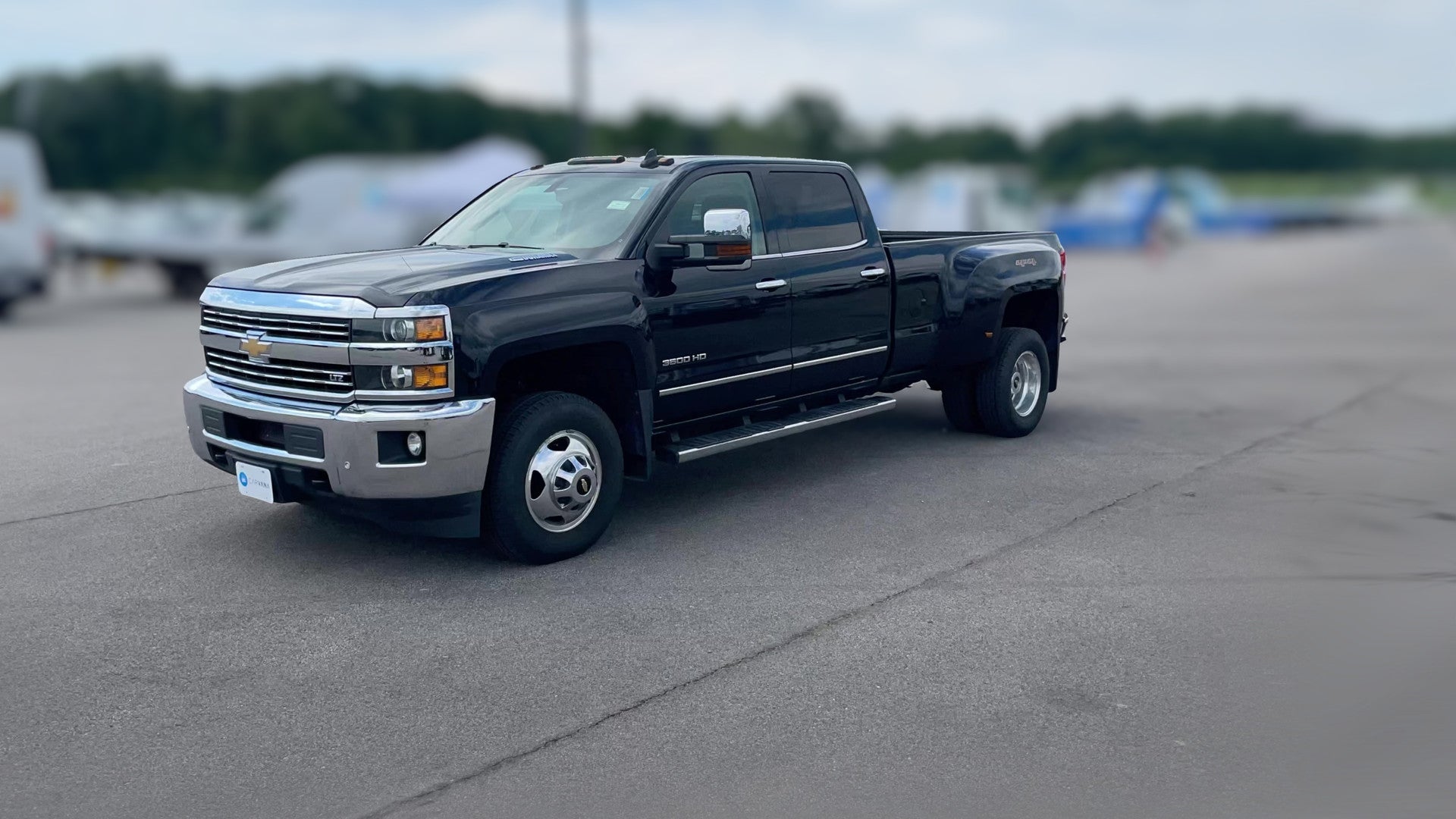 2016 Chevrolet Silverado 3500 HD Crew Cab vehicle photo