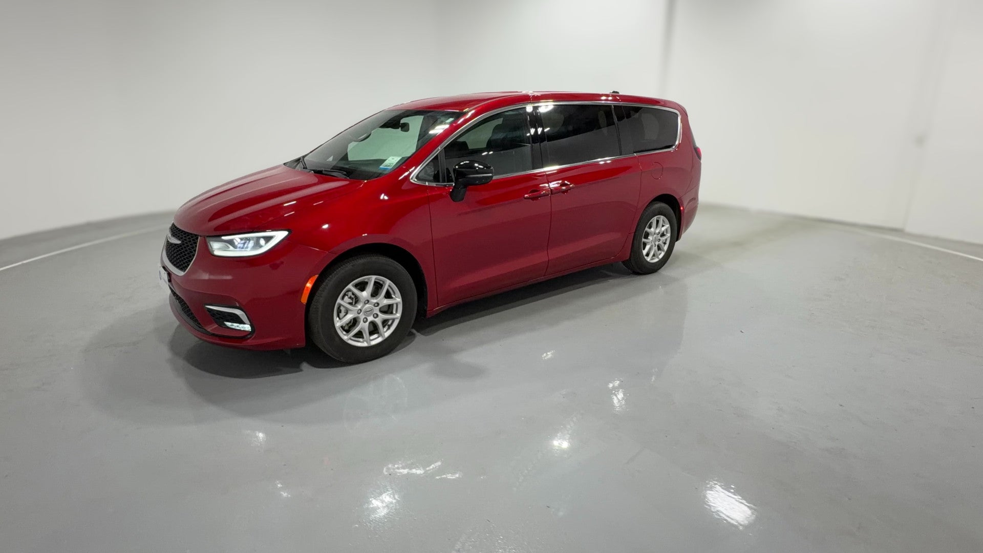 2025 Chrysler Pacifica vehicle photo