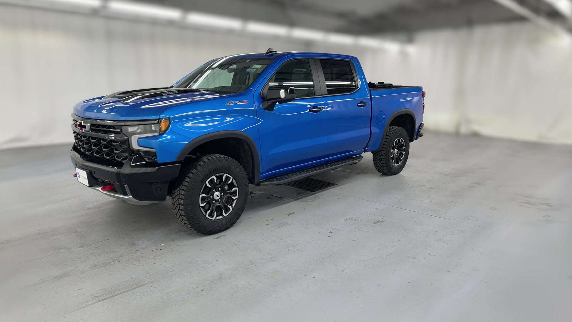 2025 Chevrolet Silverado 1500 Crew Cab vehicle photo