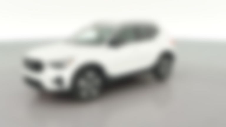 2026 Volvo XC40 vehicle photo
