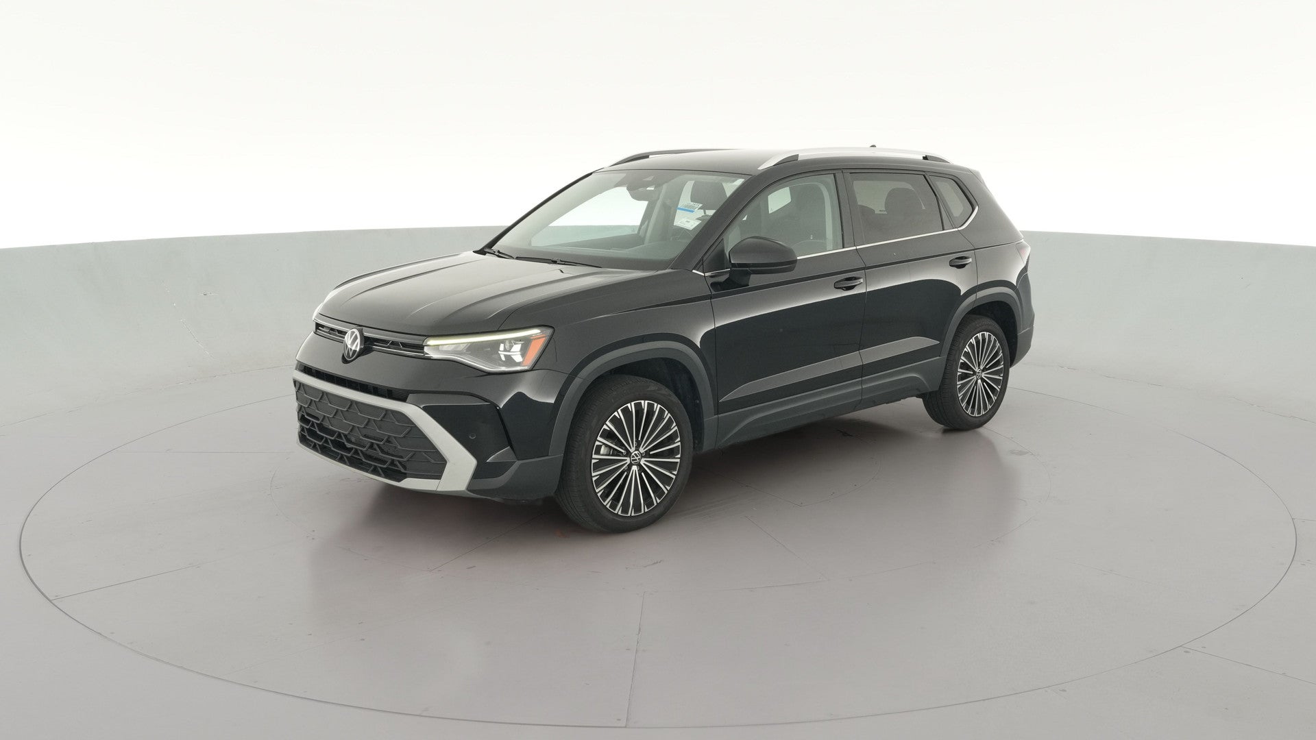2025 Volkswagen Taos vehicle photo