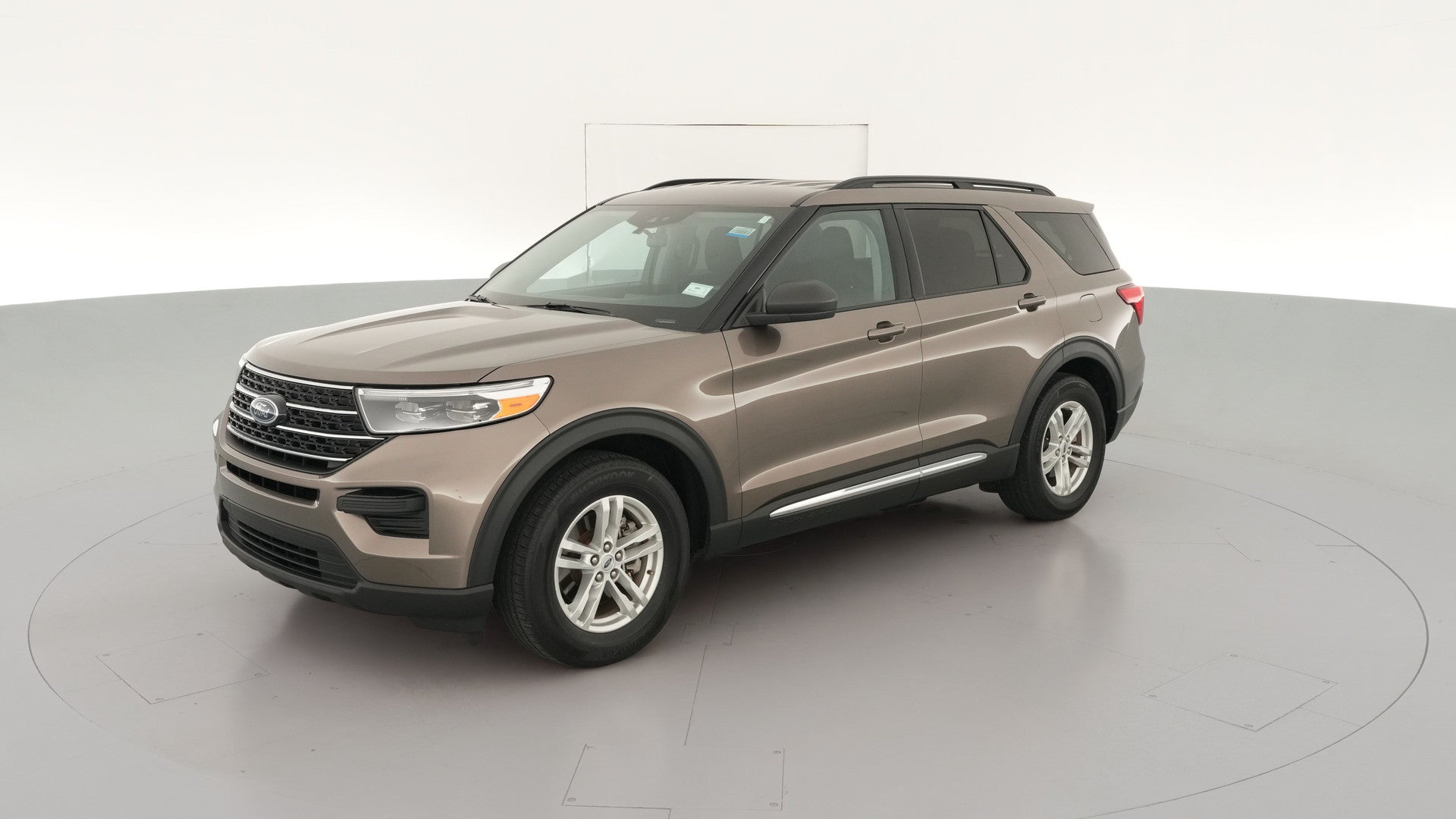 2021 Ford Explorer vehicle photo