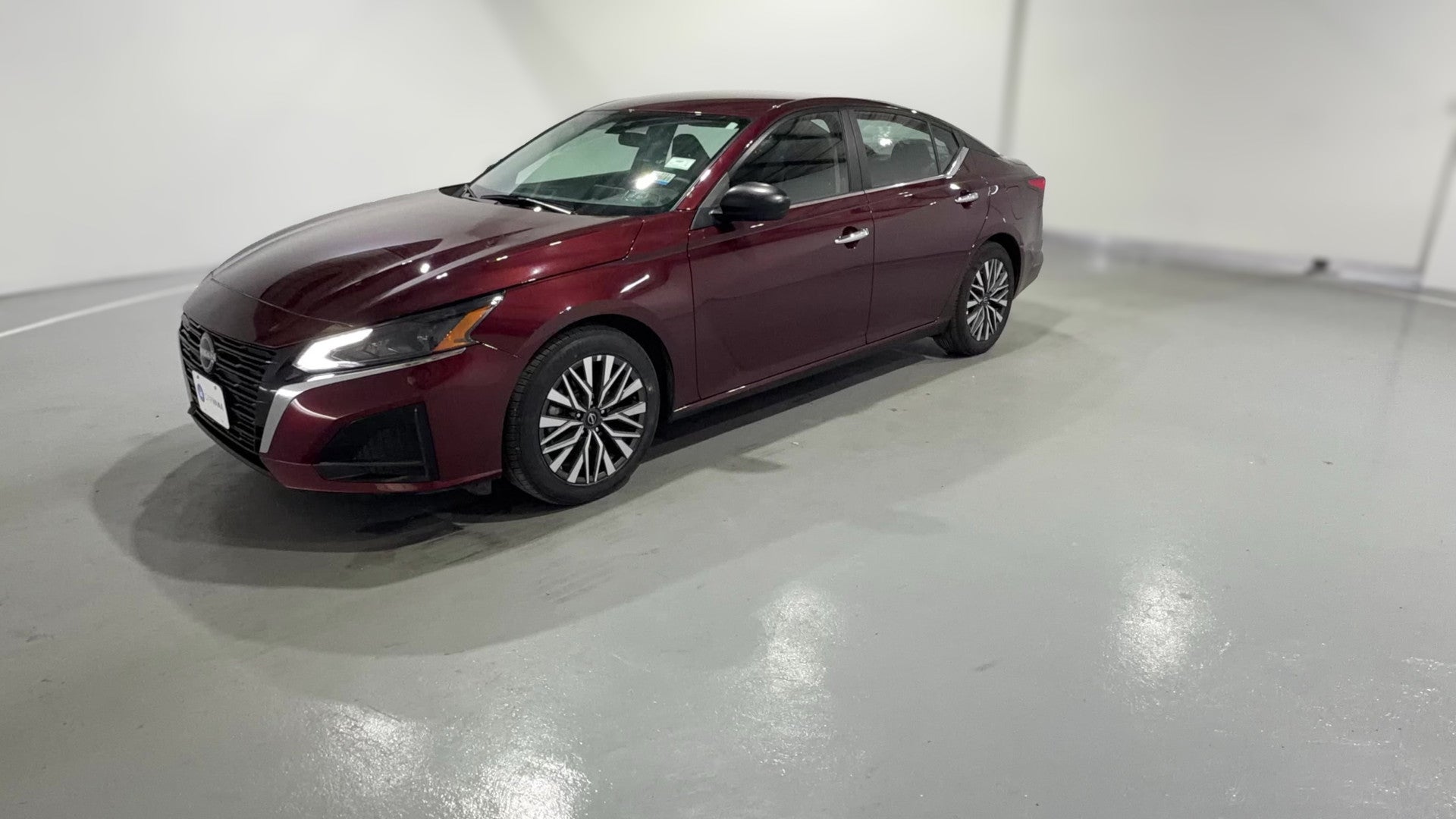 2025 Nissan Altima vehicle photo
