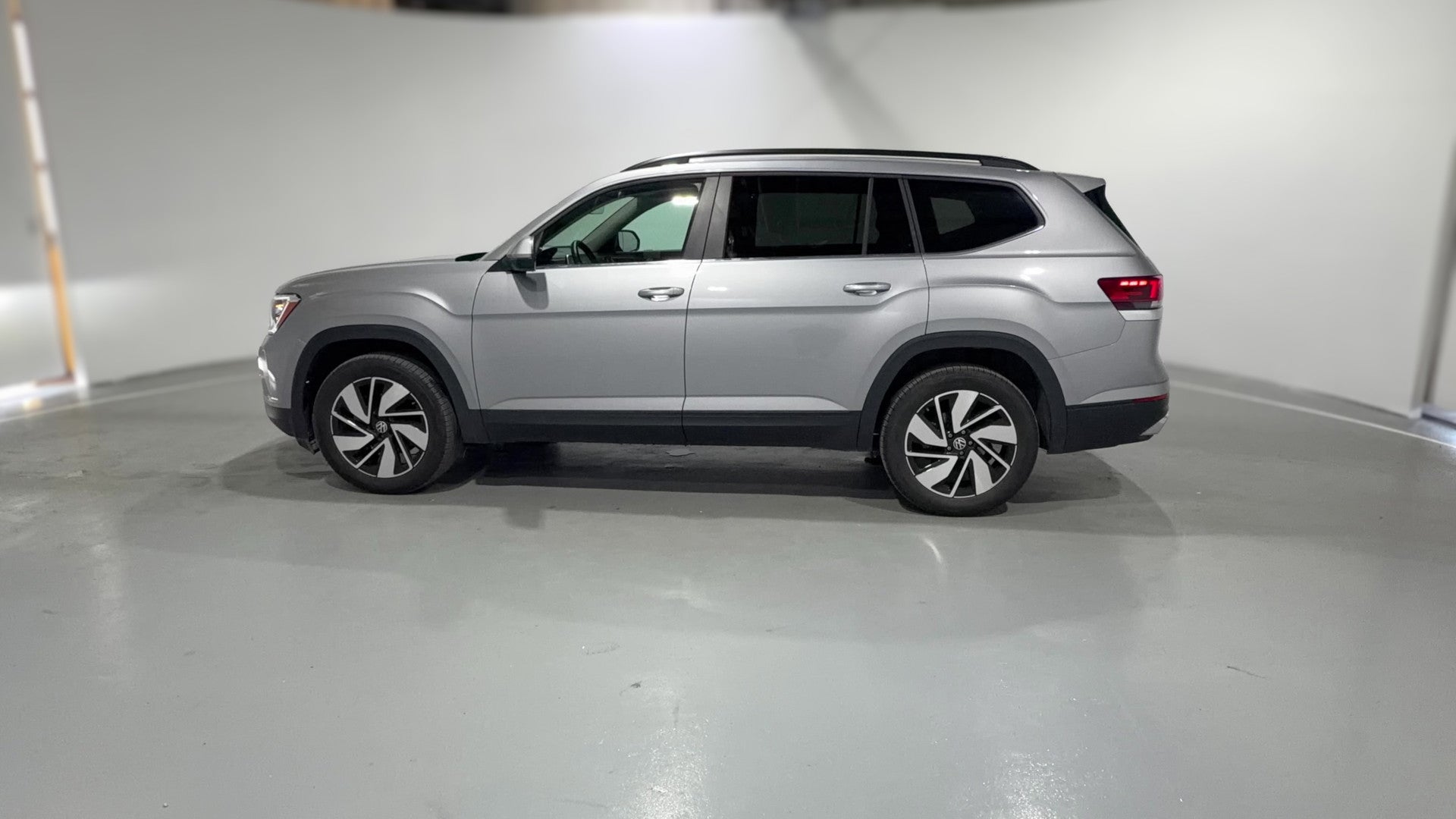 2026 Volkswagen Atlas vehicle photo