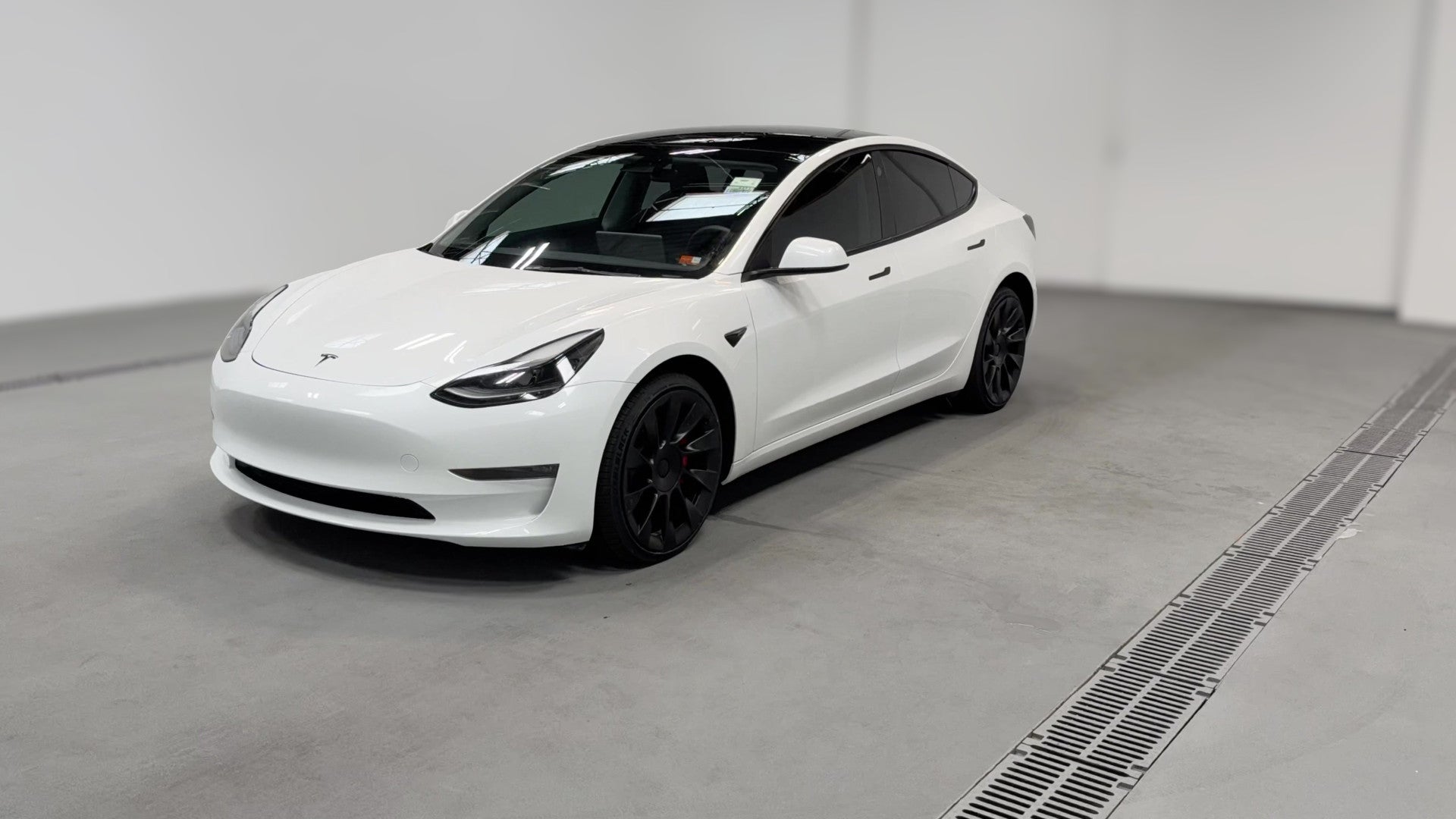2023 Tesla Model 3 vehicle photo