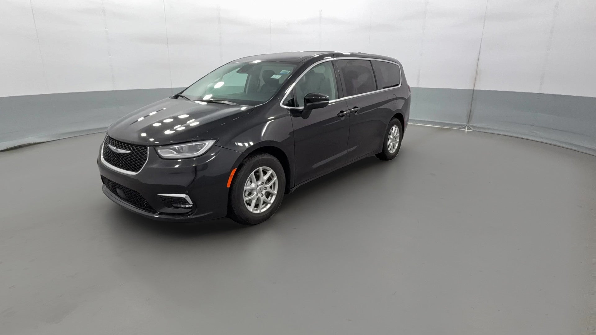 2023 Chrysler Pacifica vehicle photo