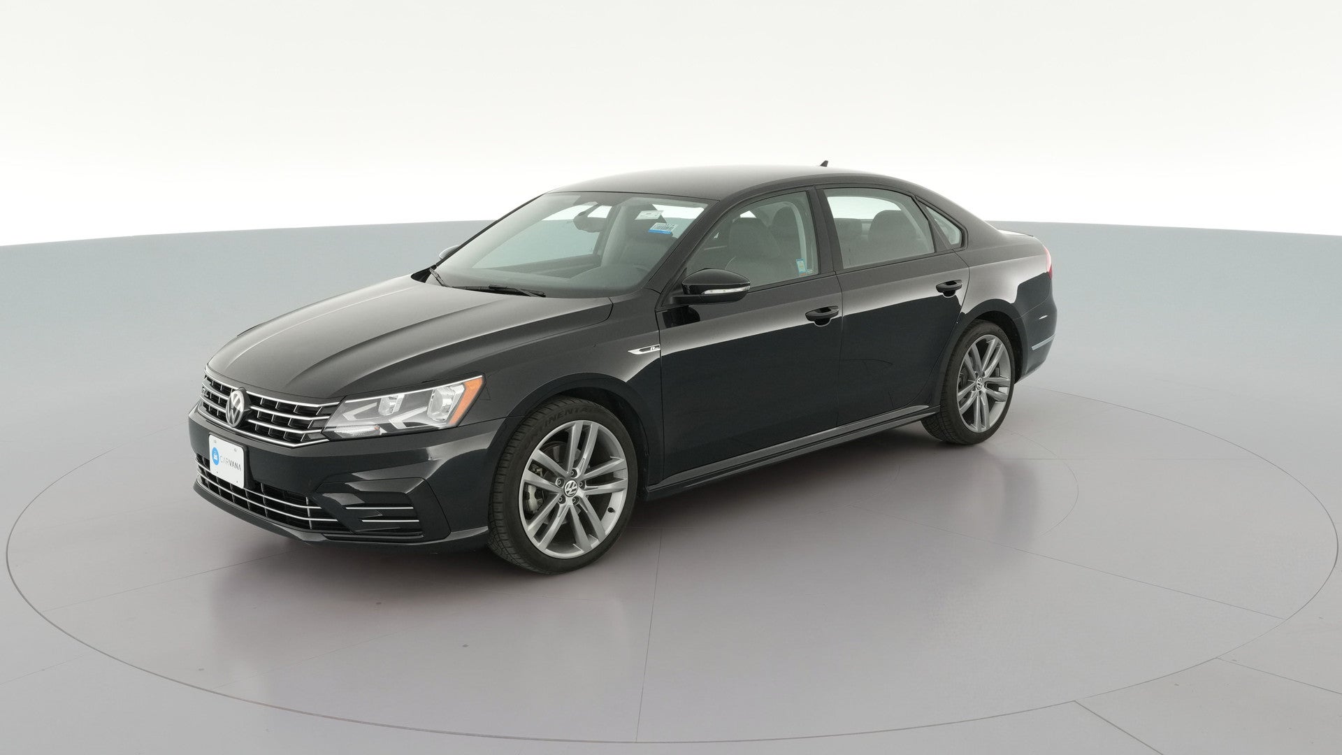 2018 Volkswagen Passat vehicle photo