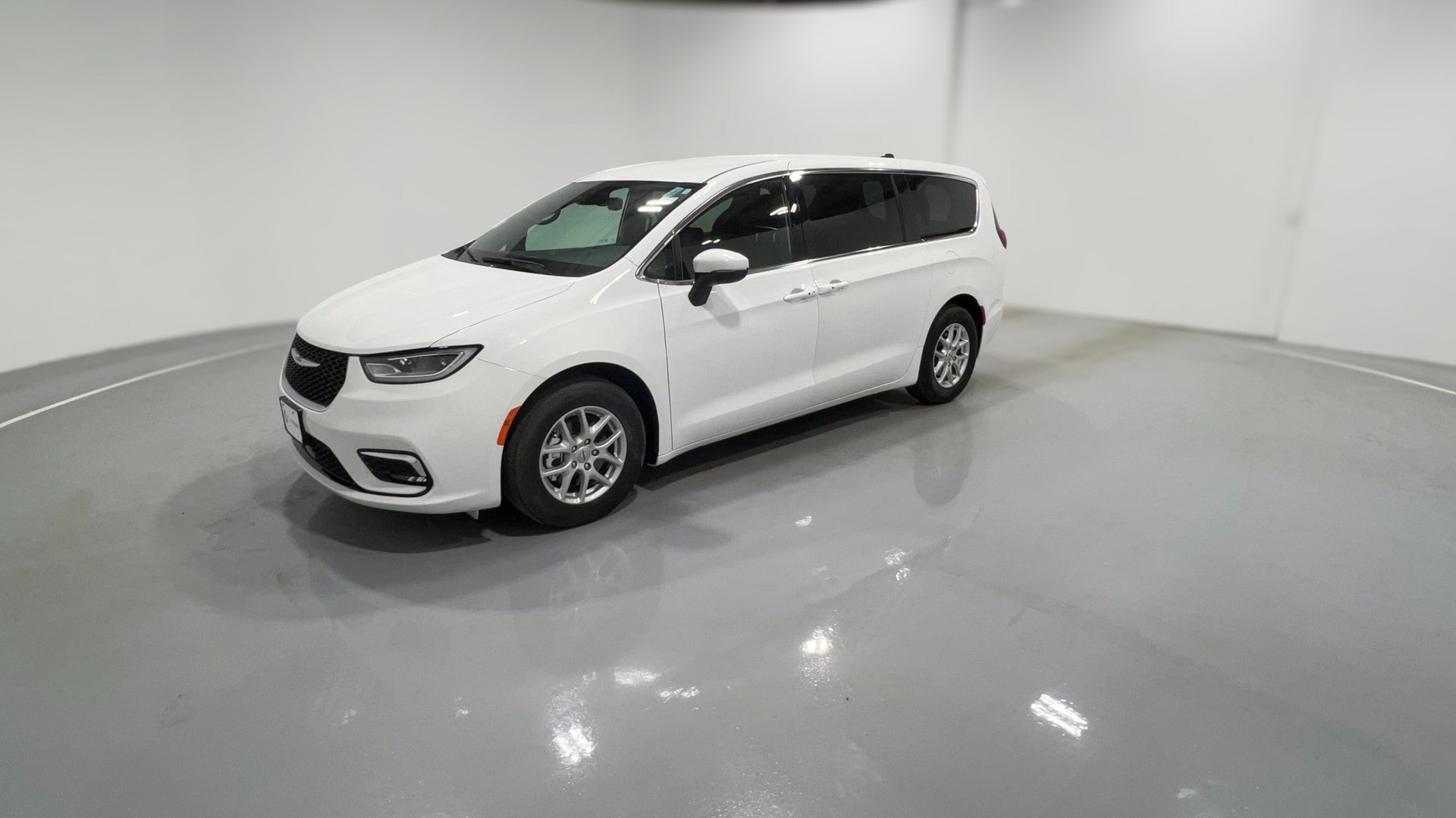 2023 Chrysler Pacifica vehicle photo
