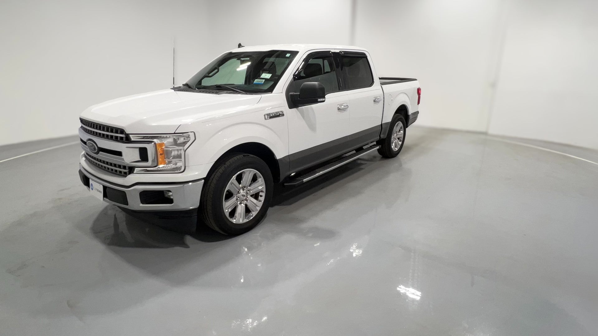 2019 Ford F150 SuperCrew Cab vehicle photo
