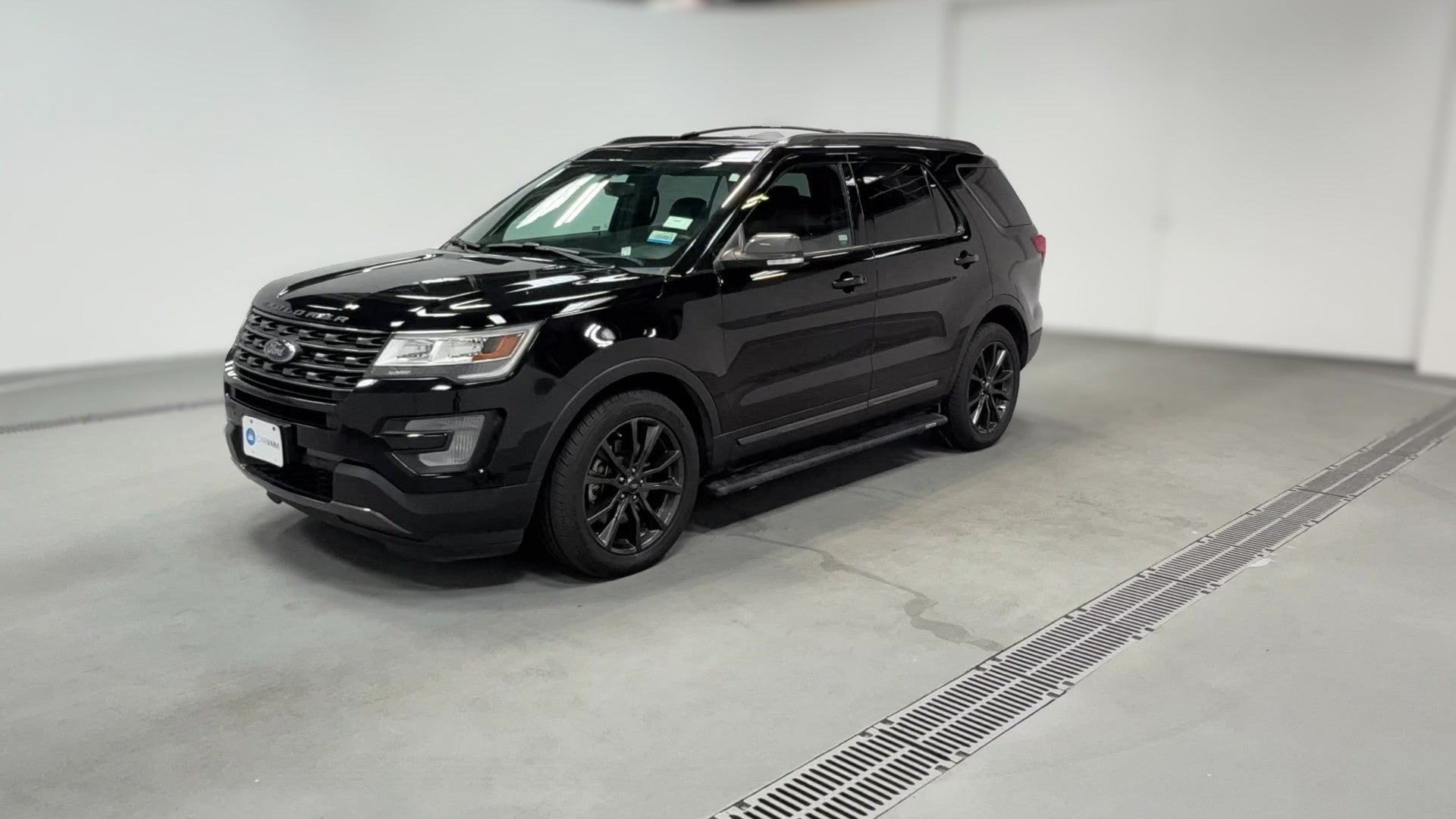 2017 Ford Explorer vehicle photo