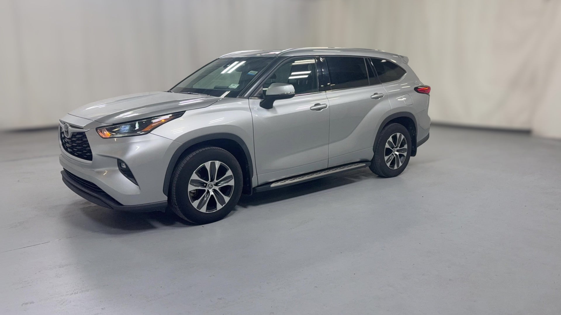 2021 Toyota Highlander vehicle photo