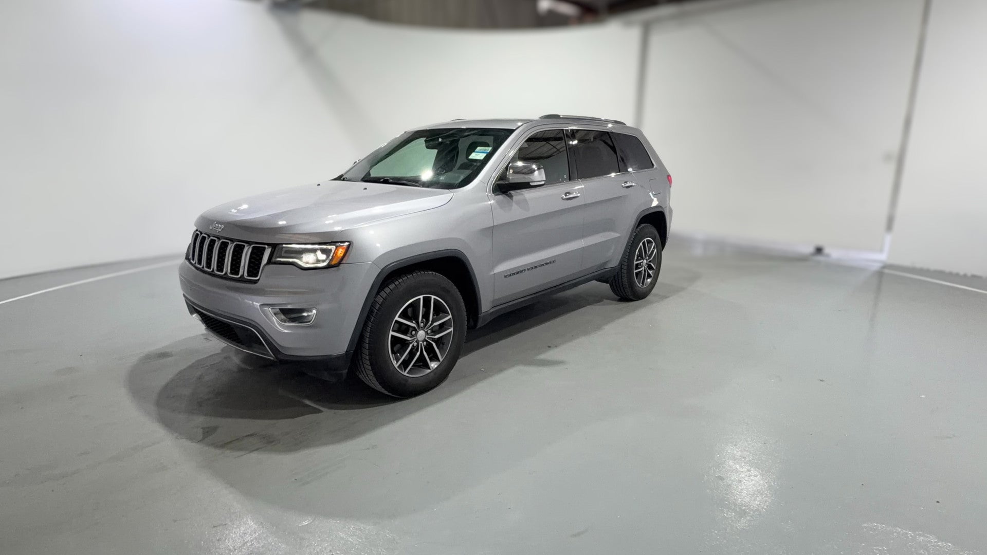 2017 Jeep Grand Cherokee vehicle photo