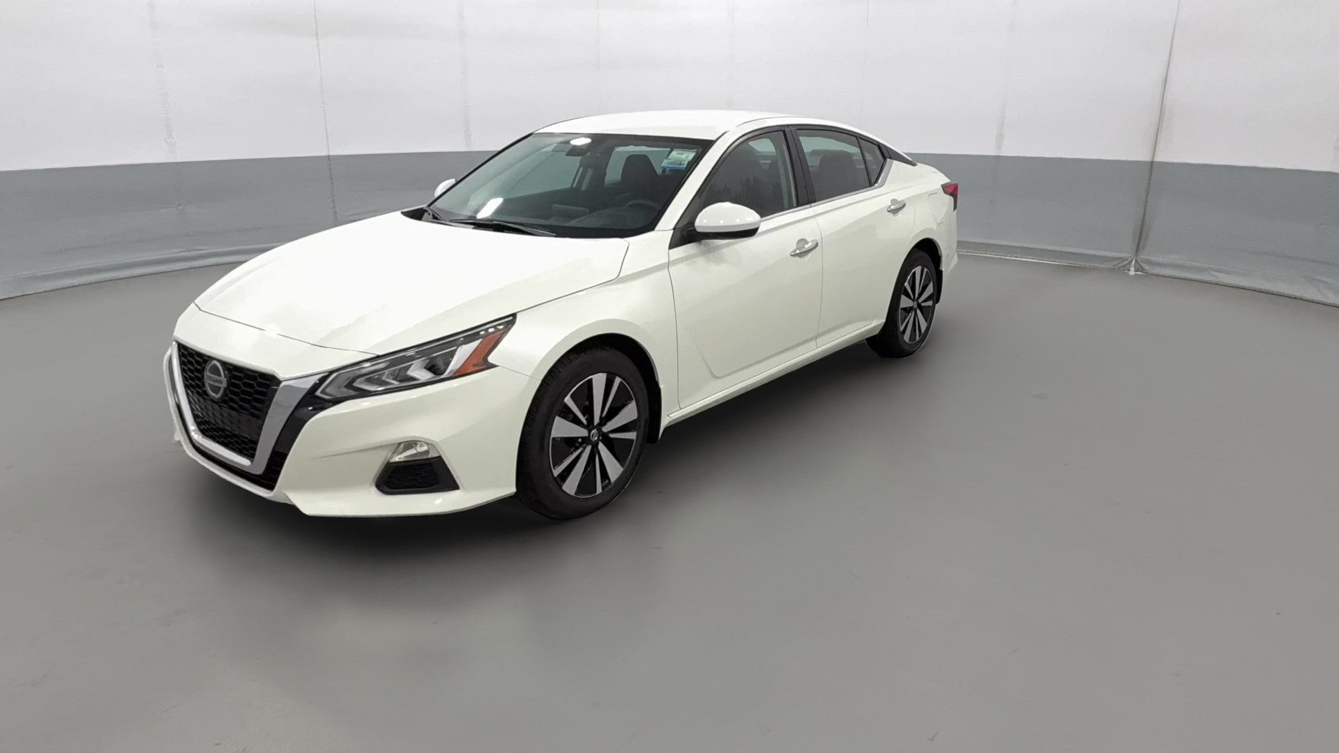 2021 Nissan Altima vehicle photo