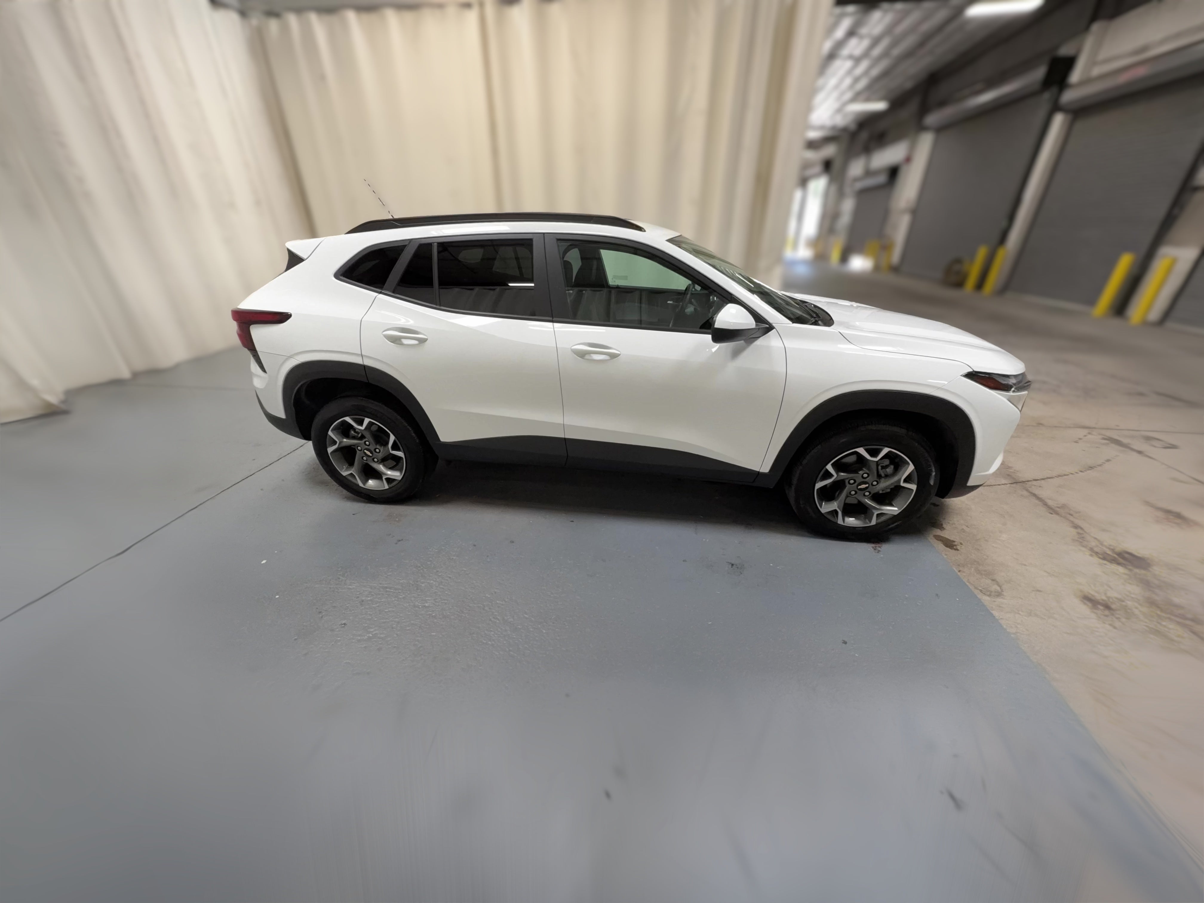 2025 Chevrolet Trax LT - Photo 28
