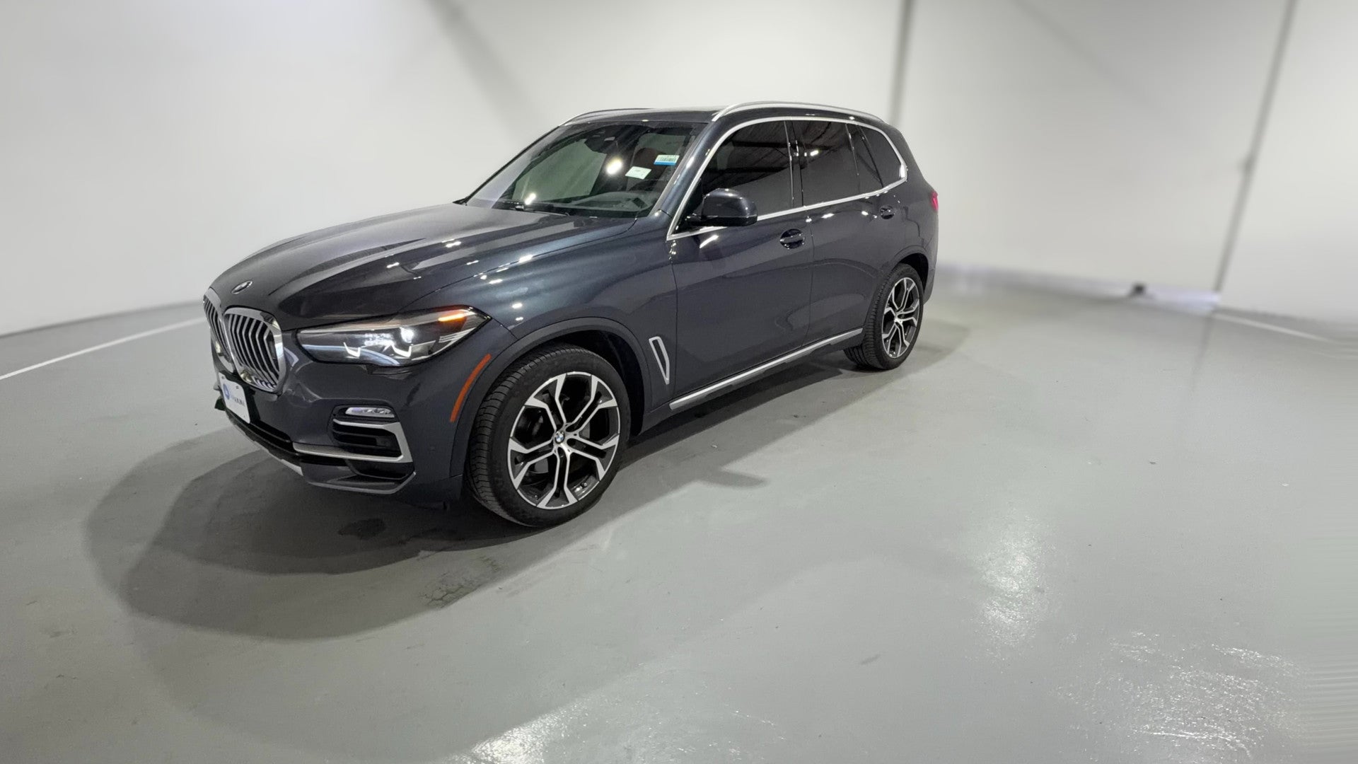2021 BMW X5 vehicle photo