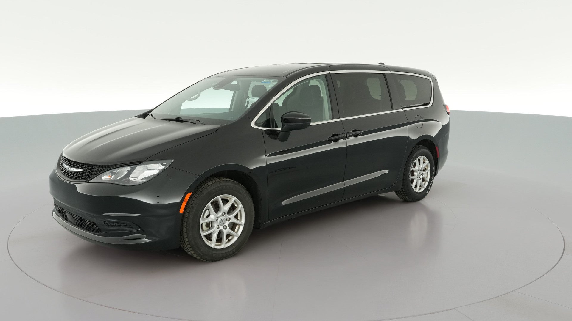 2023 Chrysler Voyager vehicle photo