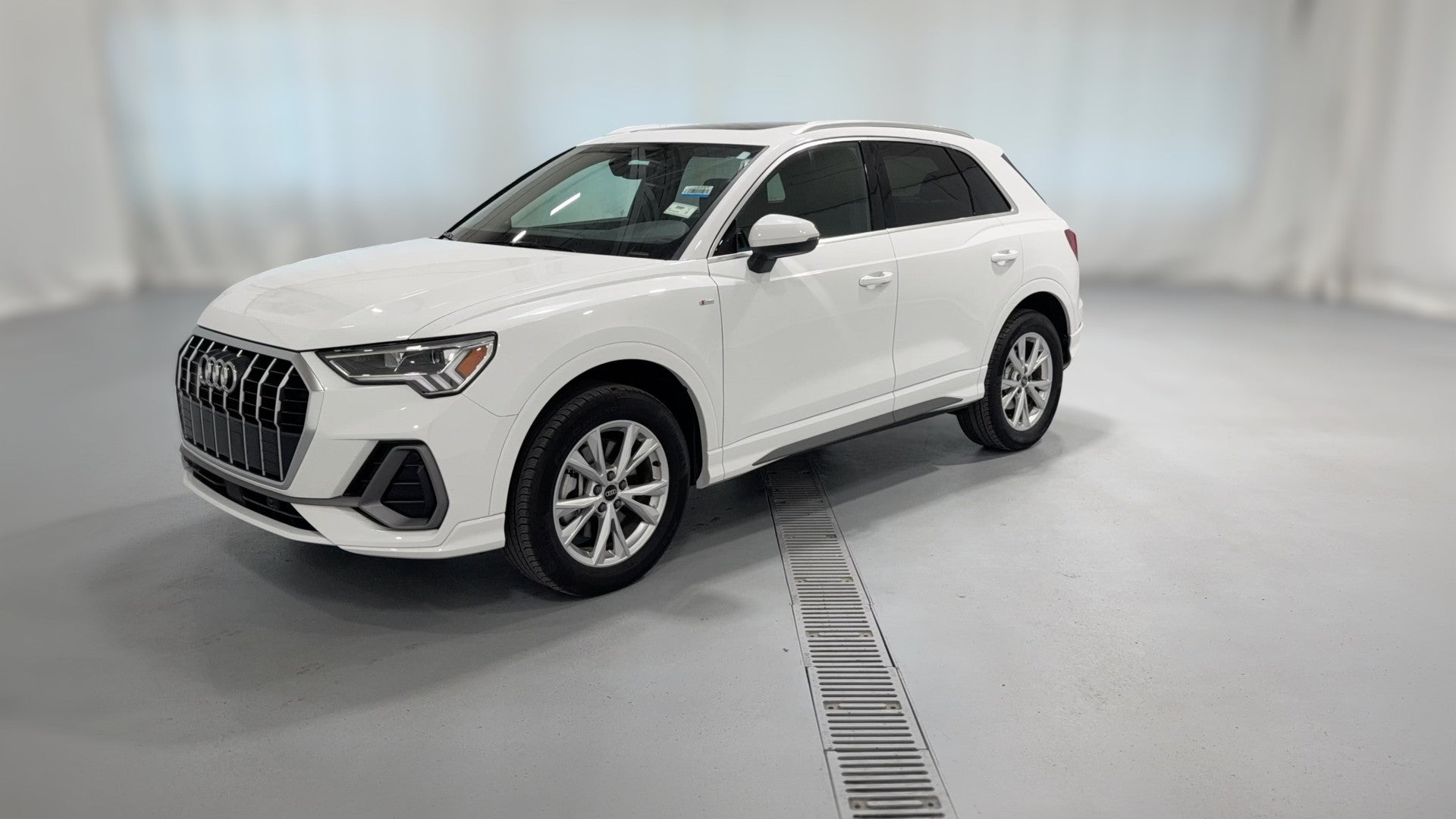 2025 Audi Q3 vehicle photo