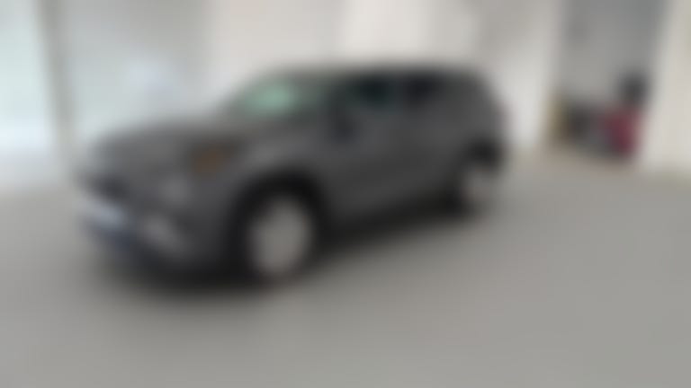 2025 Toyota Highlander vehicle photo