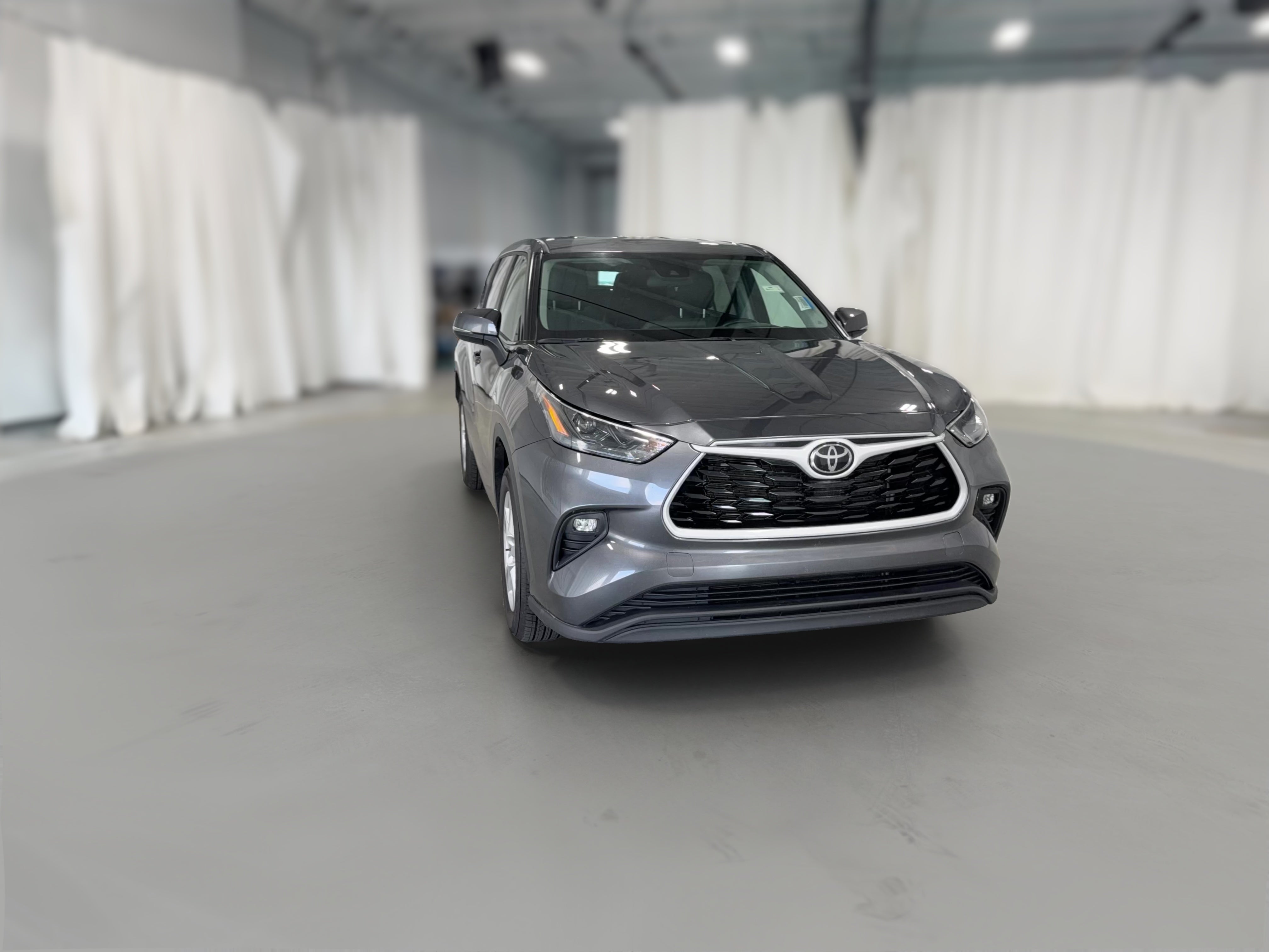 2025 Toyota Highlander LE - Photo 43