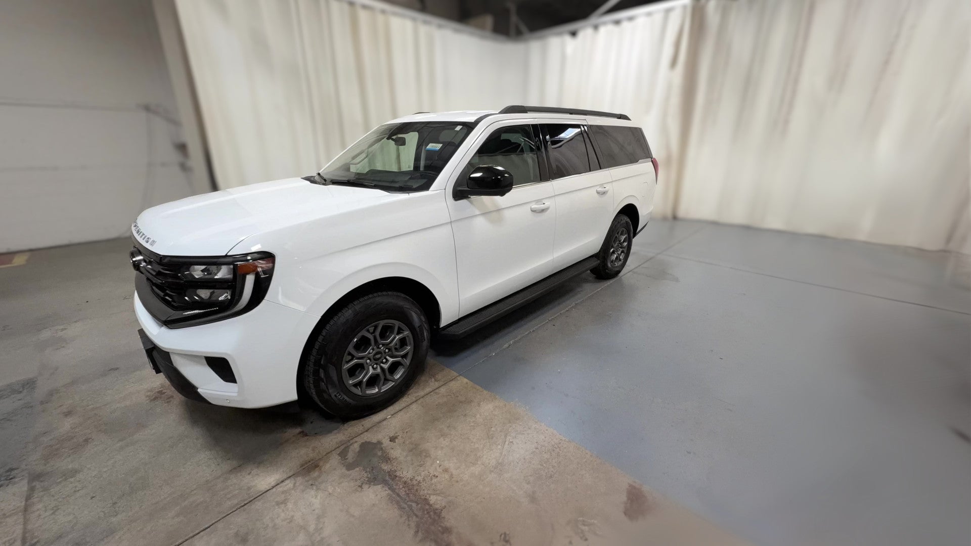2025 Ford Expedition MAX vehicle photo