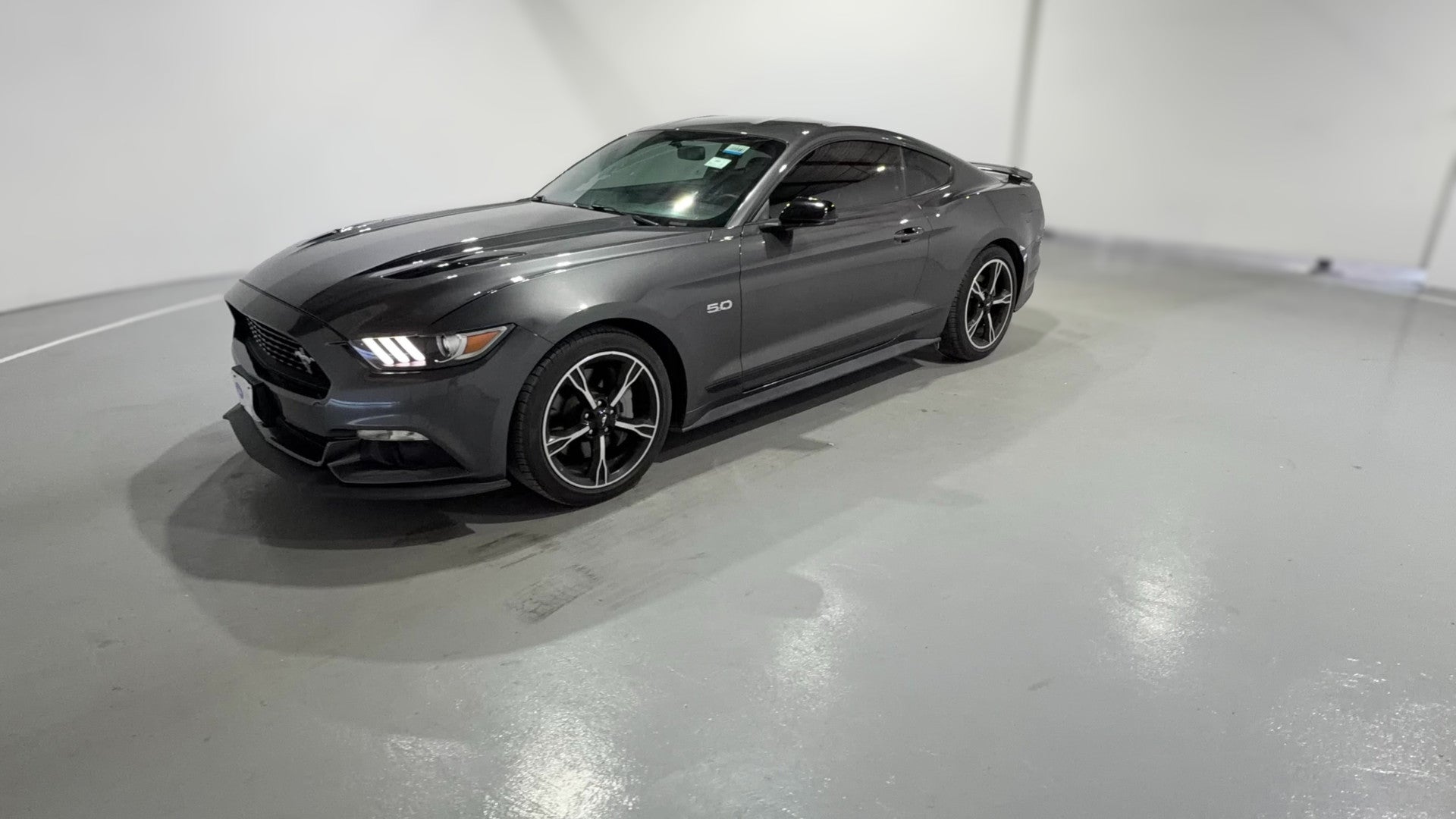 2016 Ford Mustang vehicle photo