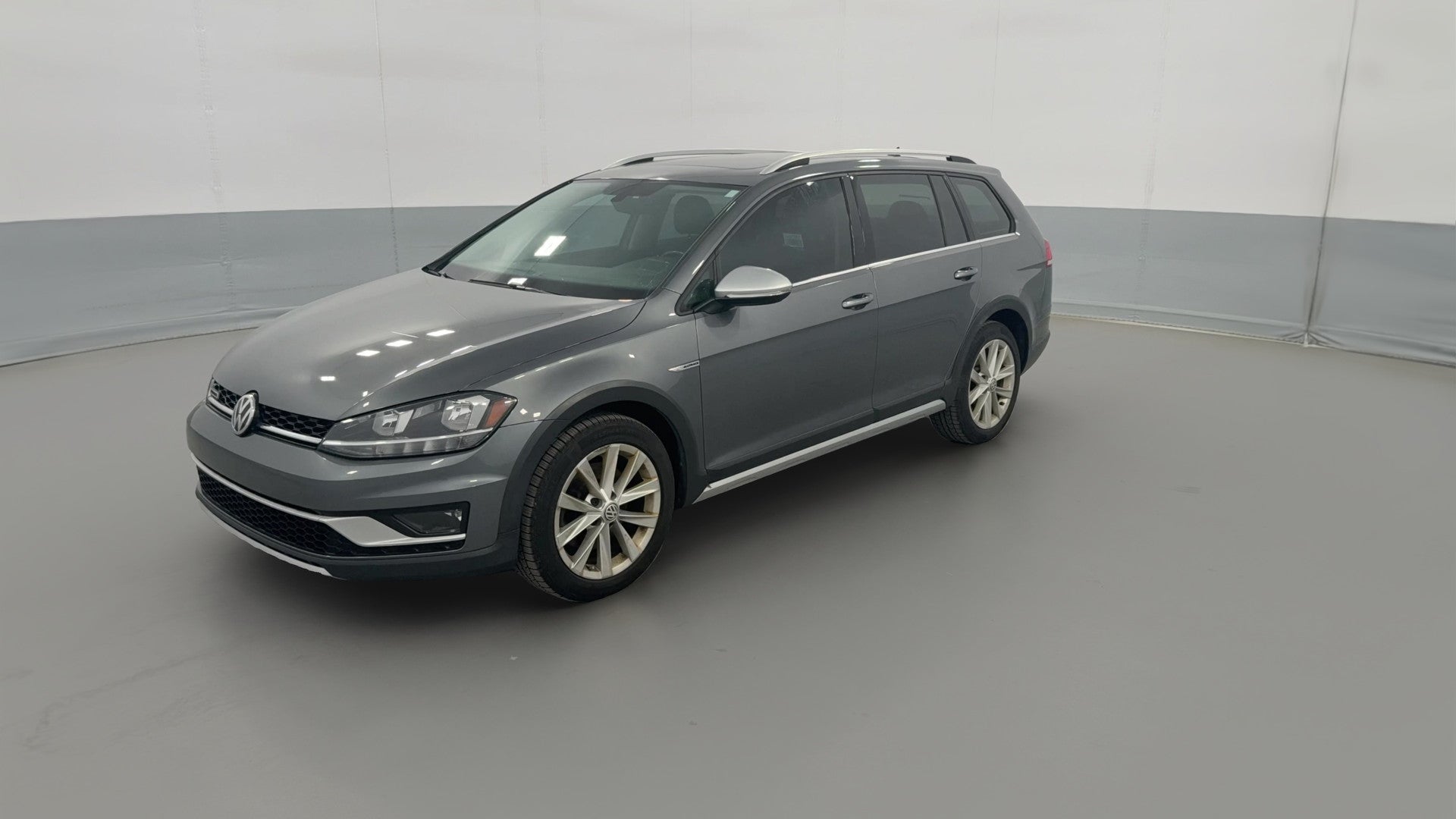 2019 Volkswagen Golf Alltrack vehicle photo