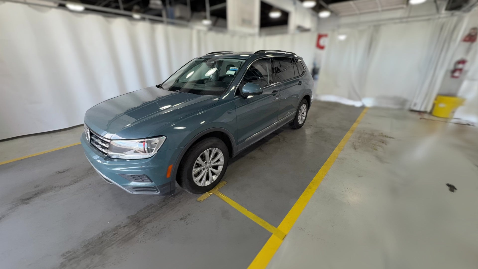 2020 Volkswagen Tiguan vehicle photo