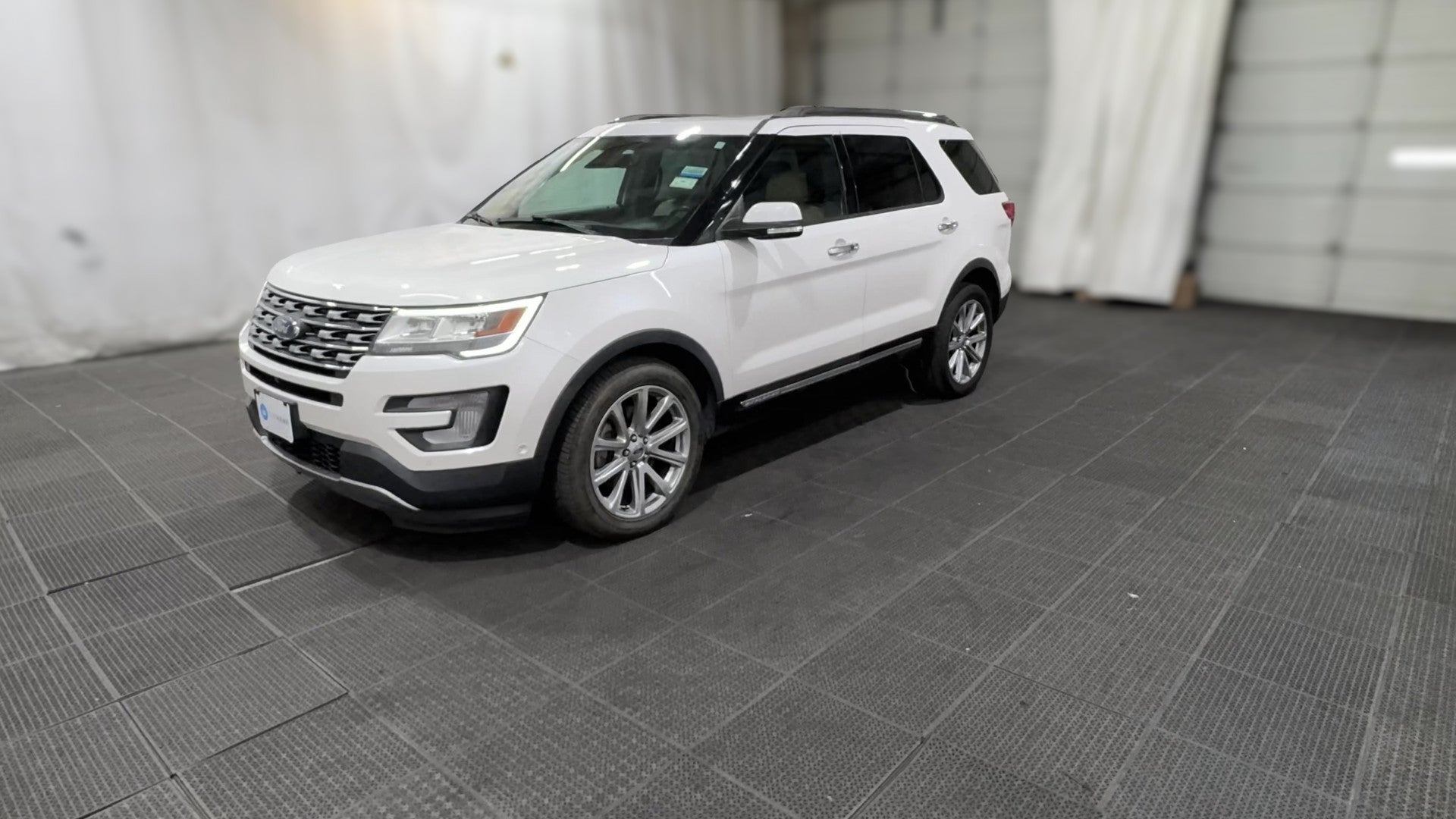 2017 Ford Explorer vehicle photo