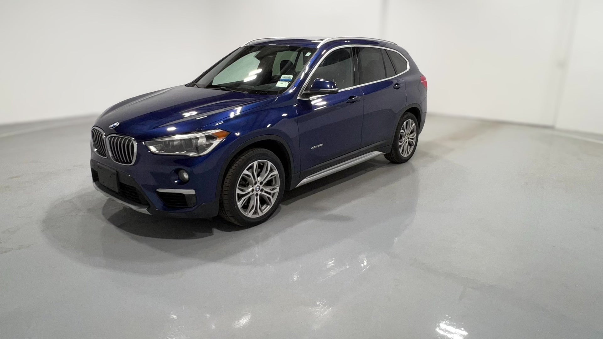 2016 BMW X1 vehicle photo