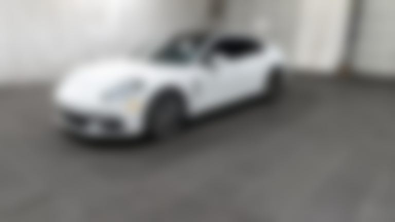 2018 Porsche Panamera vehicle photo
