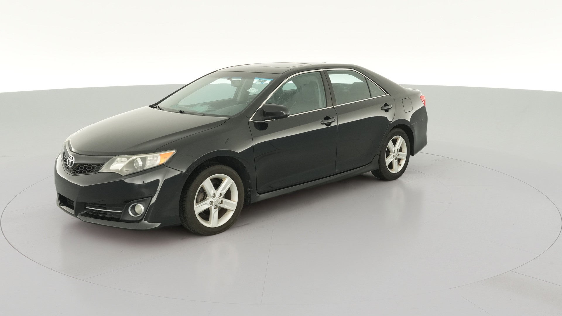2013 Toyota Camry vehicle photo