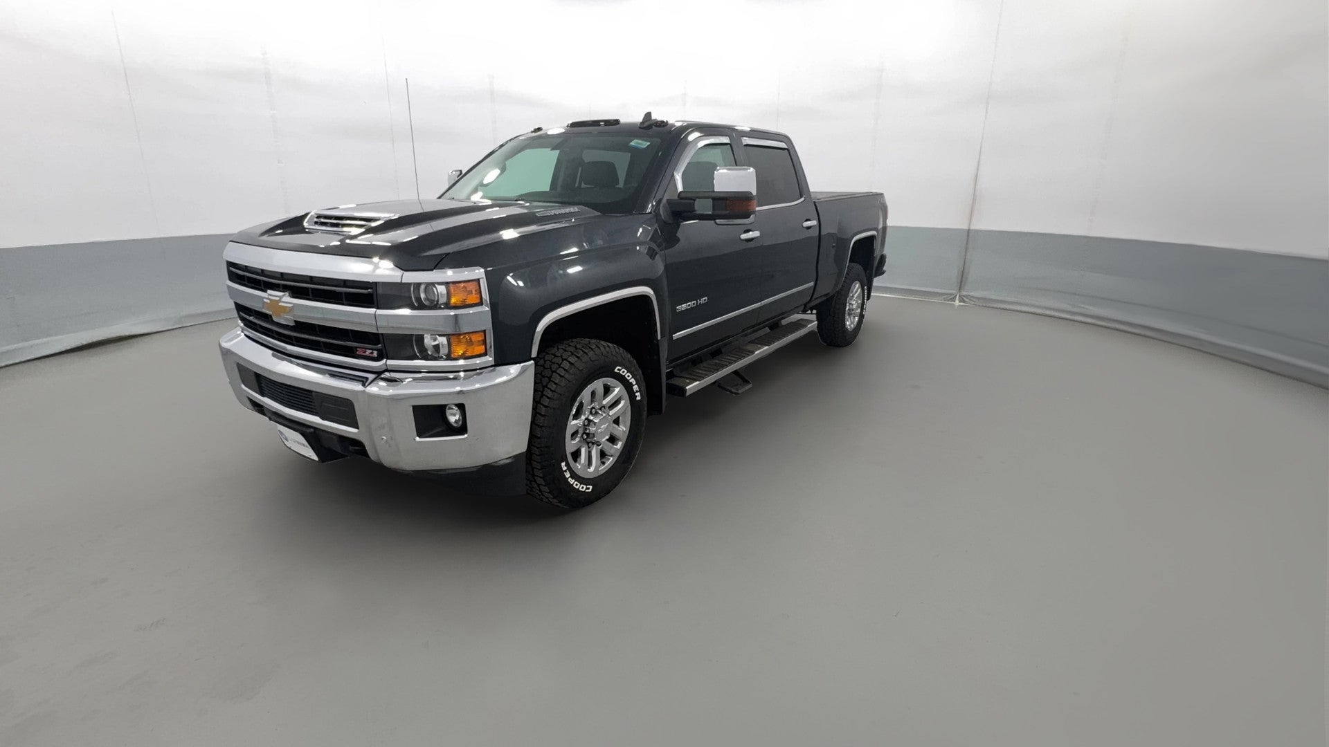 2019 Chevrolet Silverado 3500 HD Crew Cab vehicle photo