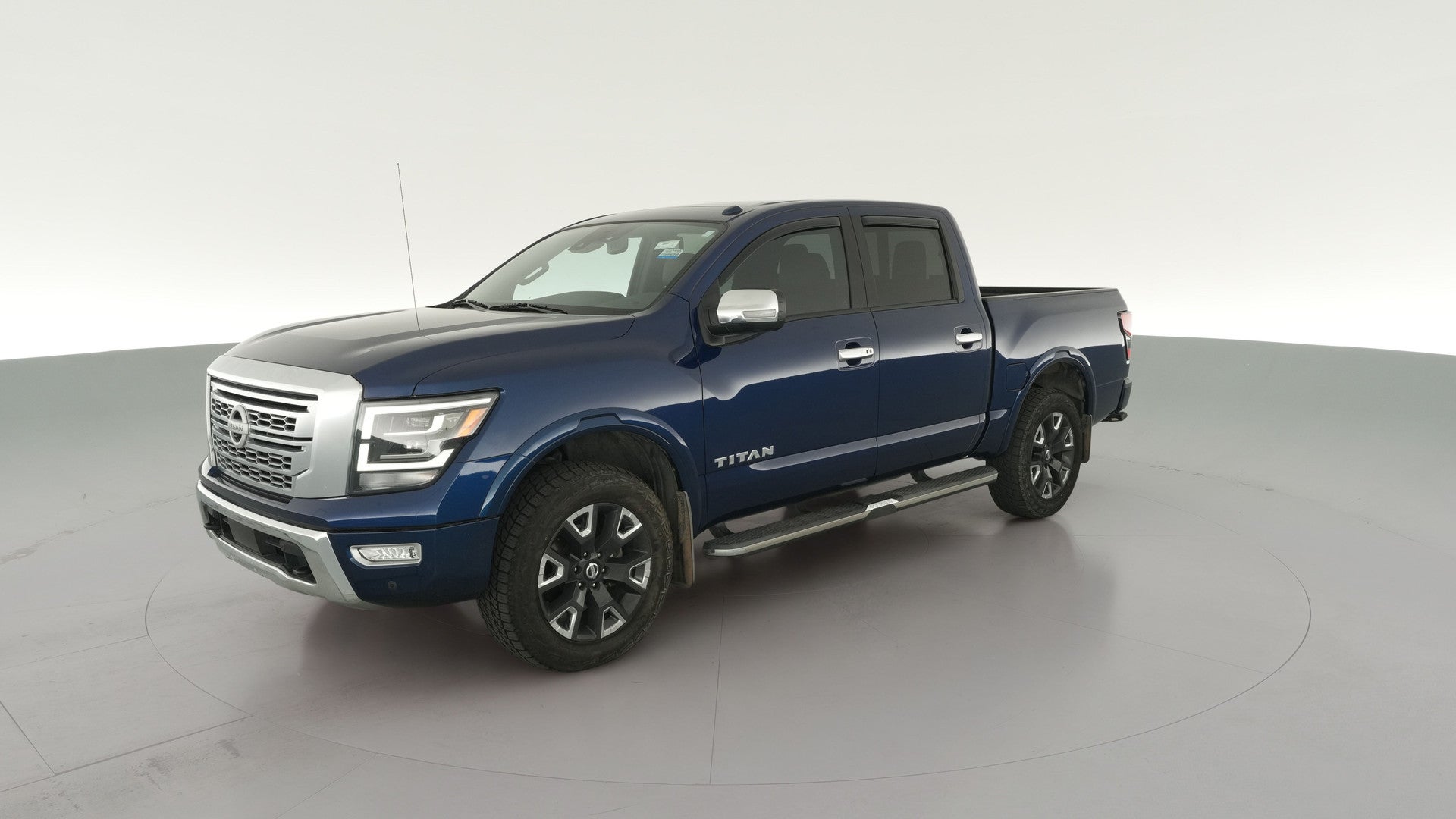 2021 Nissan Titan Crew Cab vehicle photo