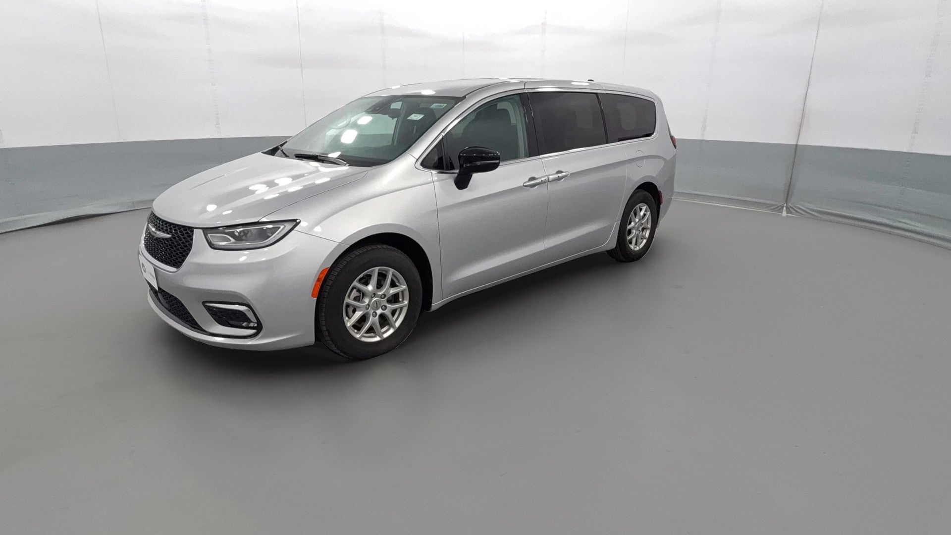 2024 Chrysler Pacifica vehicle photo